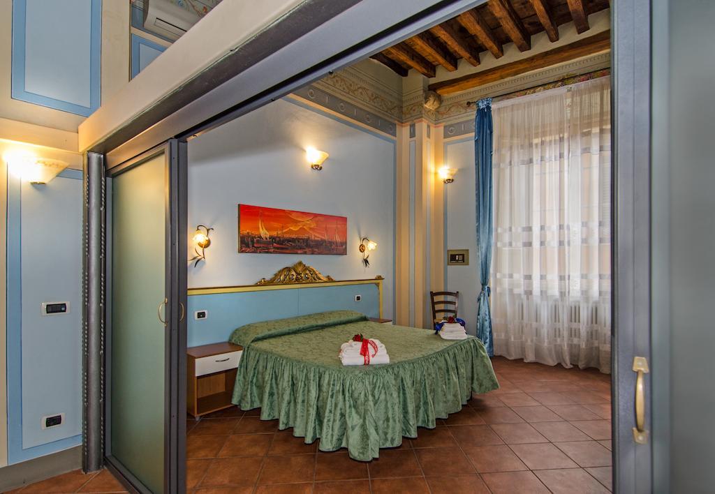 Antica Residenza Del Gallo Λούκα Δωμάτιο φωτογραφία