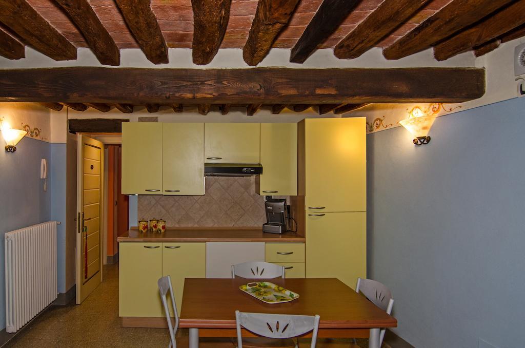 Antica Residenza Del Gallo Λούκα Δωμάτιο φωτογραφία